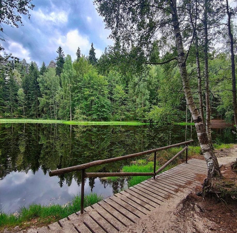 Teplice nad Metují Chalupa Bisikゲストハウス エクステリア 写真